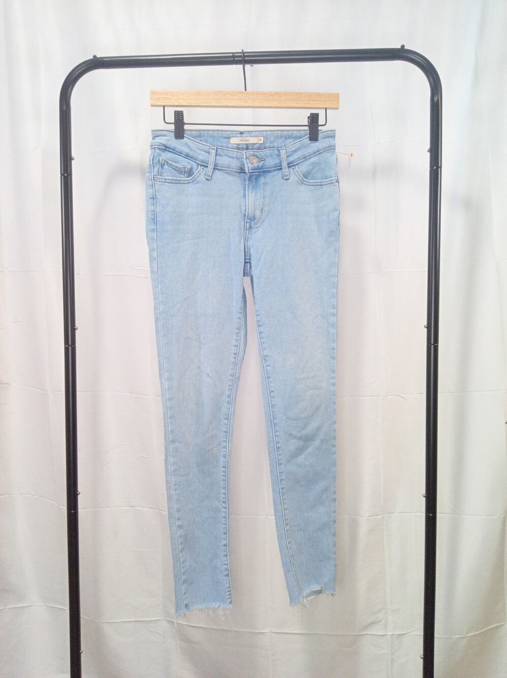 Levi's 711 Skinny Jeans - Light Blue Rough Hem Size 26x30